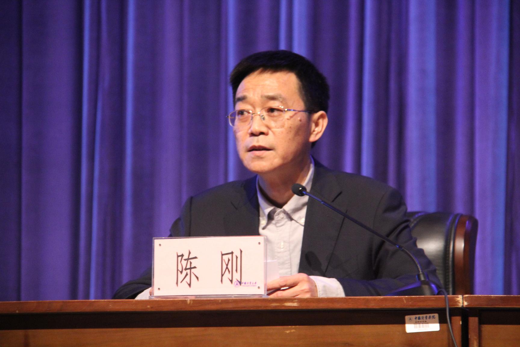 4月24日中午,体军部在嘉量大会堂组织召开了2023年省学生体质健康测试动员大会,副校长金尚忠、抽测学院领导、体军部党政领导及负责教师和全体参测学生参加了动员大会。